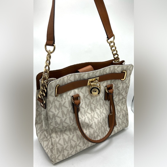 Michael Kors Hamilton Signature Large Tote - Picture 9 of 16